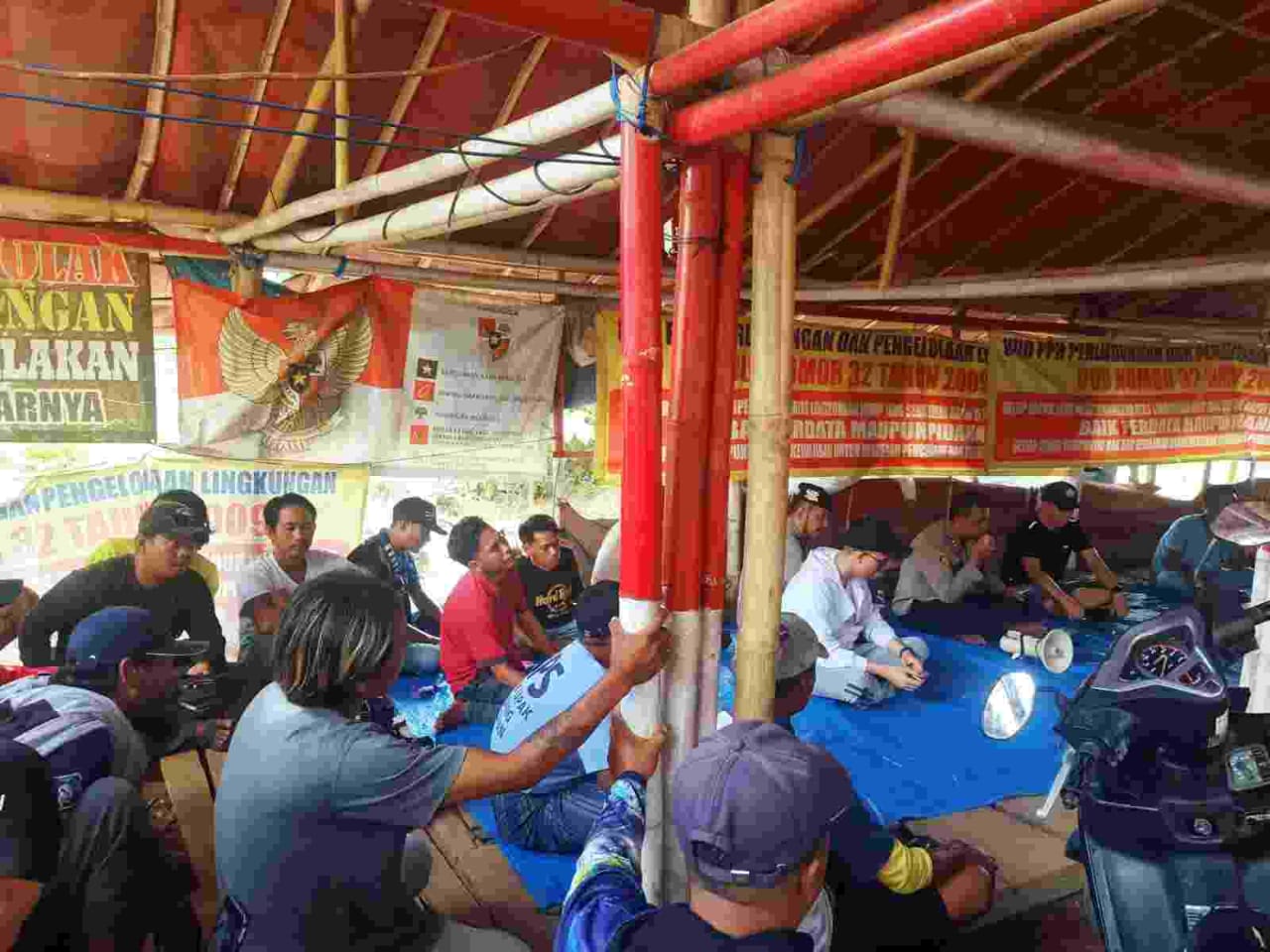 Masyarakat Tolak Tambang Emas Gunung Salakkan.