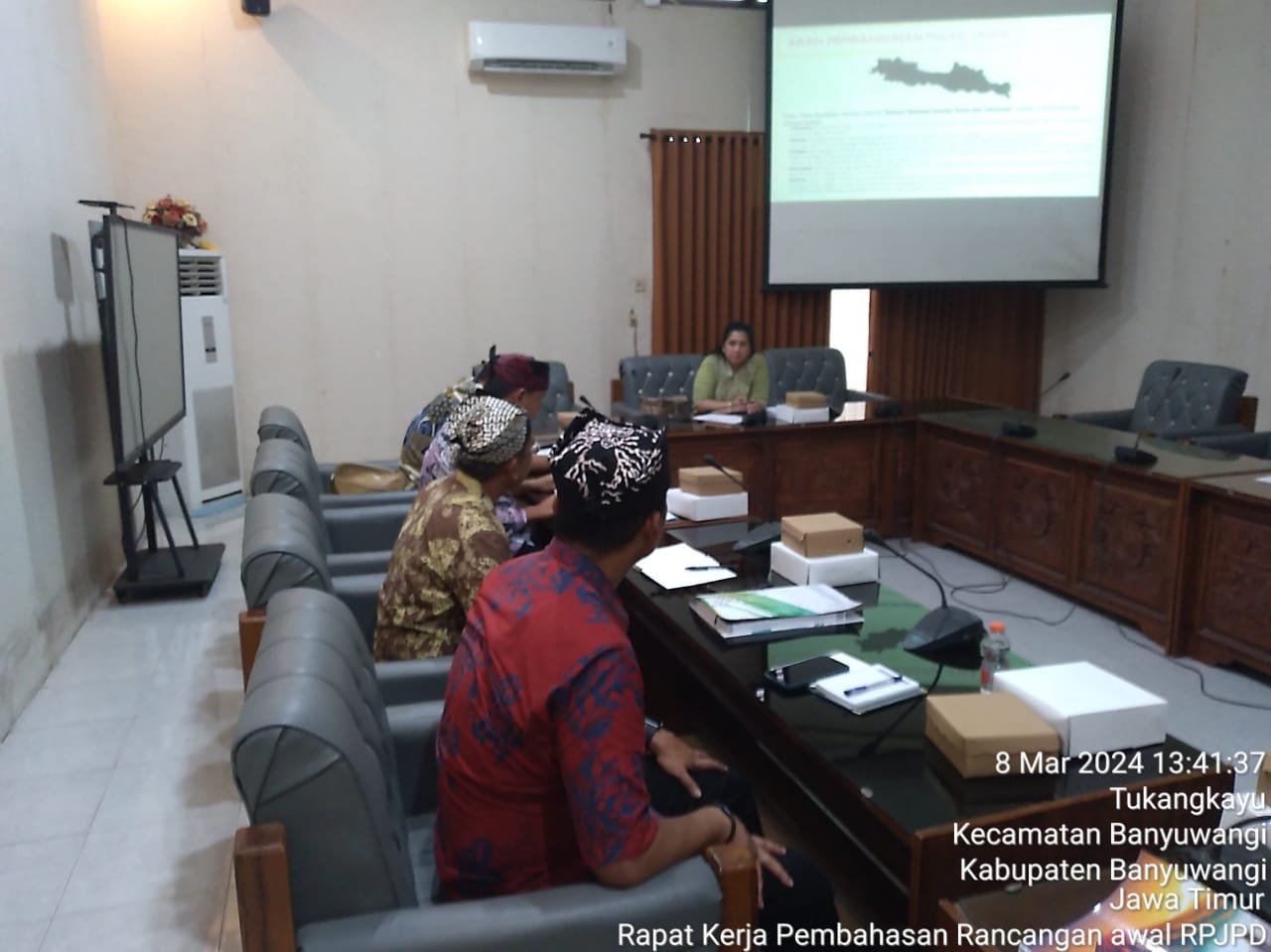 DPRD Banyuwangi Bersama Eksekutif Mulai Bahas Raperda Ranwal RPJPD 2025 ...