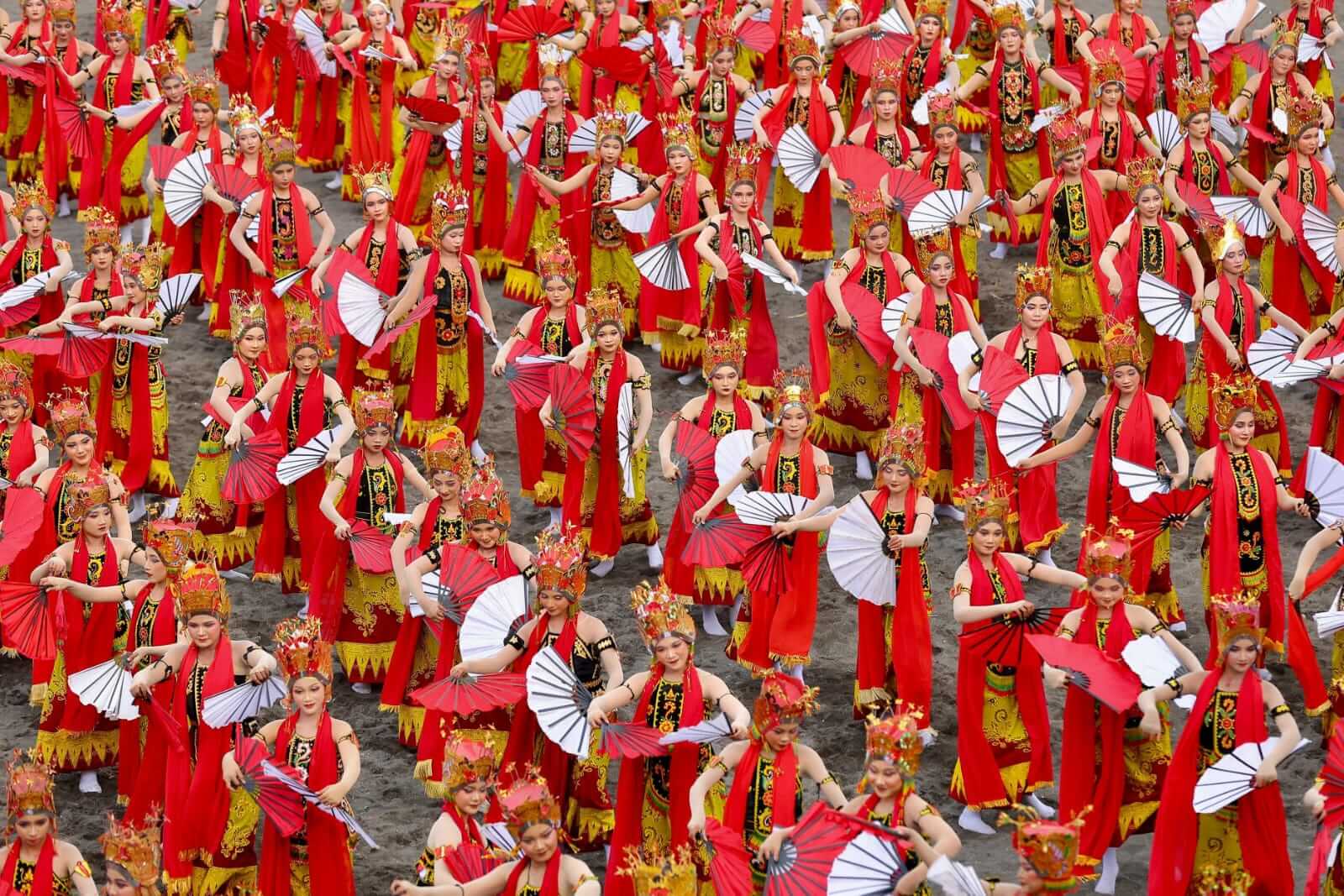 1.10.gandrung